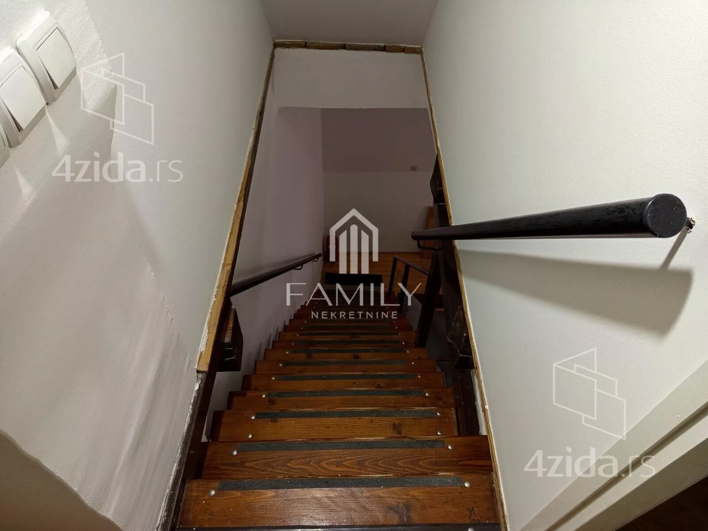 Četvoroiposoban stan | 4zida