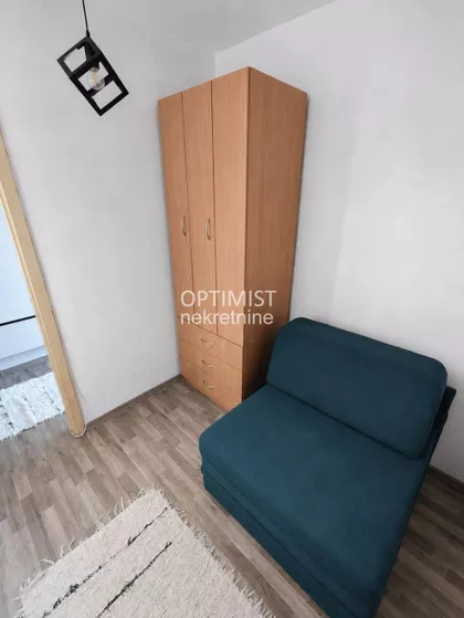 17. oktobra | 4zida.rs