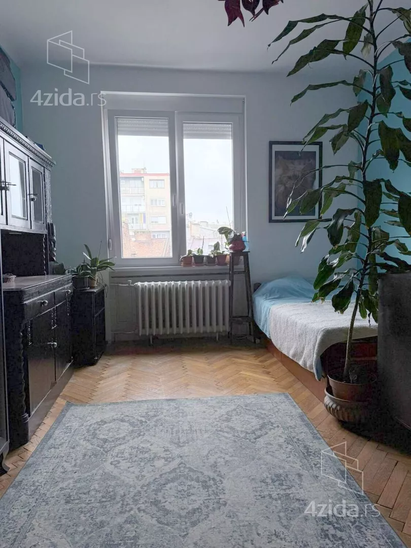 Četvoroiposoban stan | 4zida