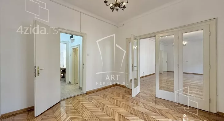 Šestosoban stan | 4zida