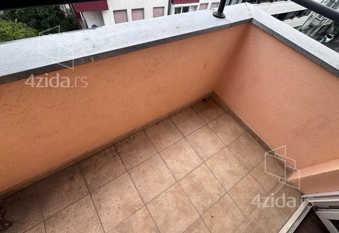 Garsonjera | 4zida