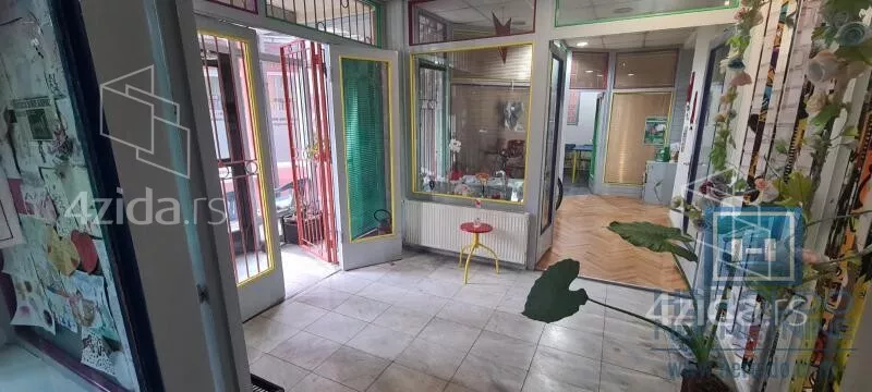 Lokal | 4zida