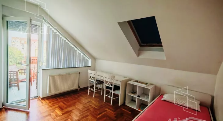 Petosoban stan | 4zida