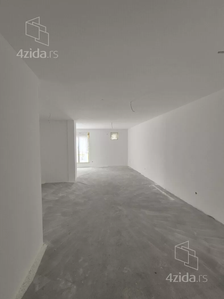 Četvoroiposoban stan | 4zida