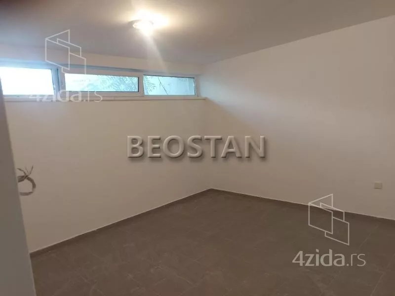 Šestosoban stan | 4zida
