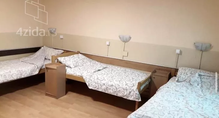 Poslovna zgrada | 4zida