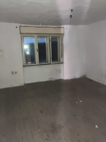 Lovačka 28 | 4zida.rs