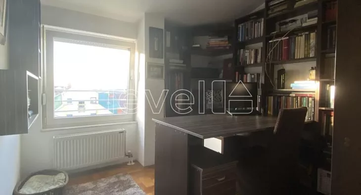 Šestosoban stan | 4zida