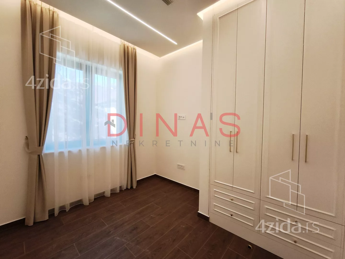 Petosoban stan | 4zida