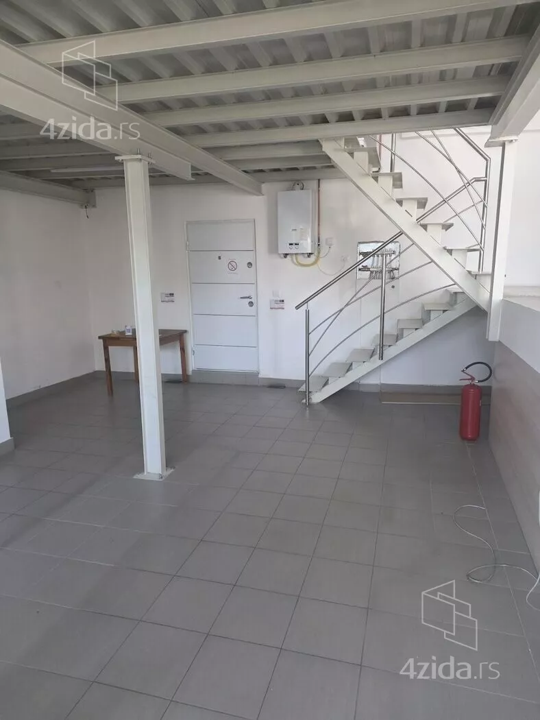 Poslovni prostor | 4zida