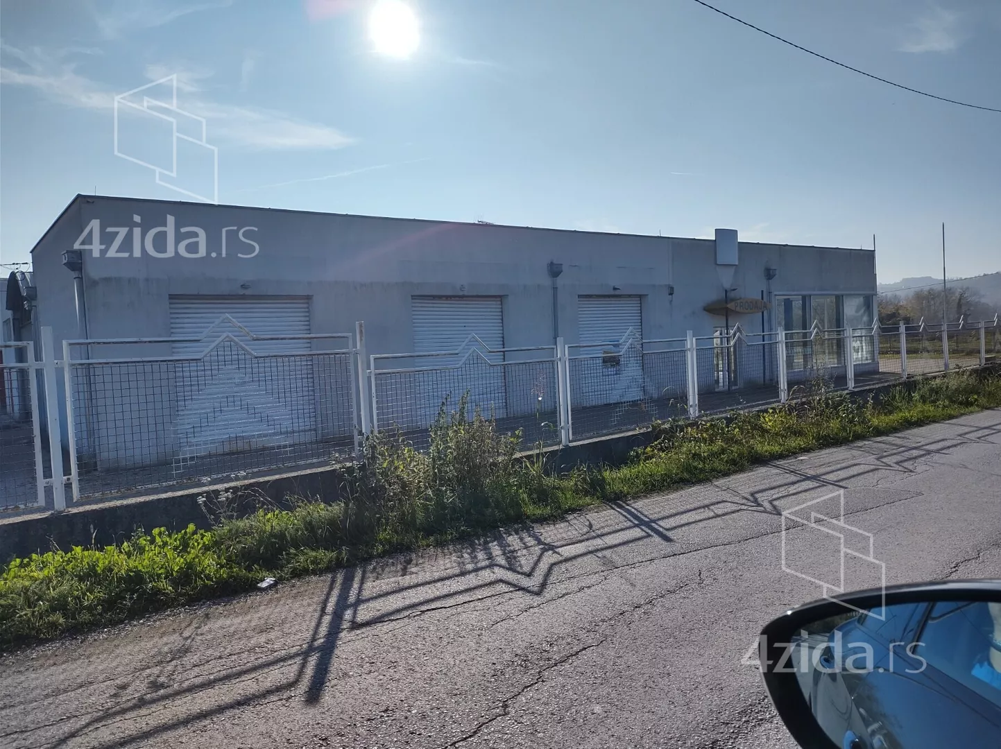 Poslovna zgrada | 4zida