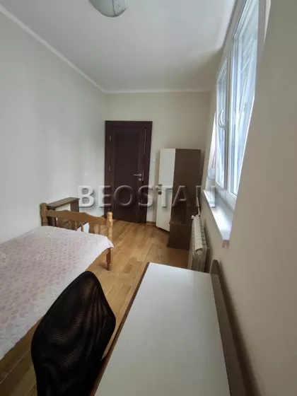 Makenzijeva | 4zida.rs