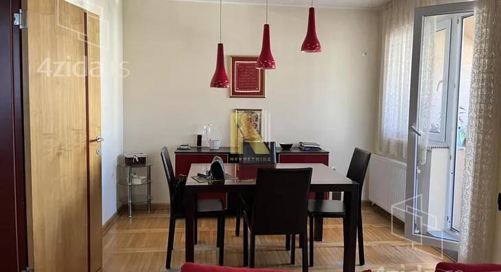 Petosoban stan | 4zida