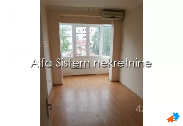 Četvoroiposoban stan | 4zida