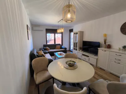 Dom Zdravlja | 4zida.rs