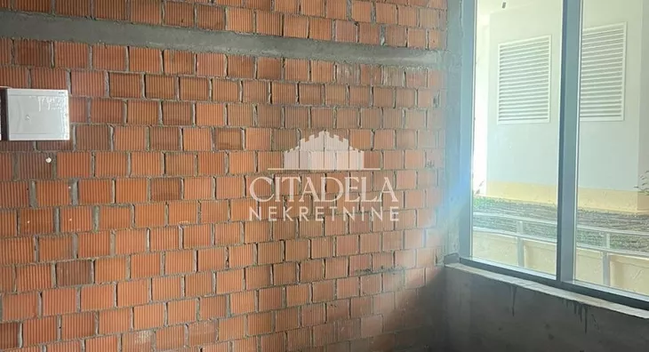 Lokal | 4zida