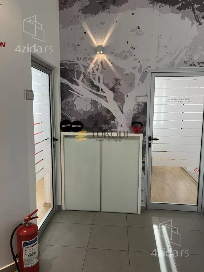 Poslovni prostor | 4zida