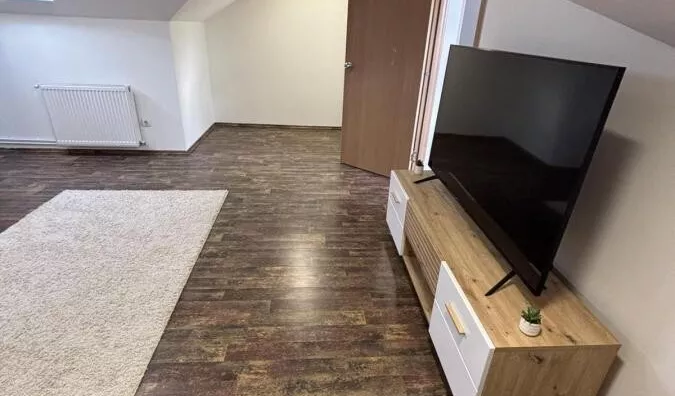 Šestosoban stan | 4zida