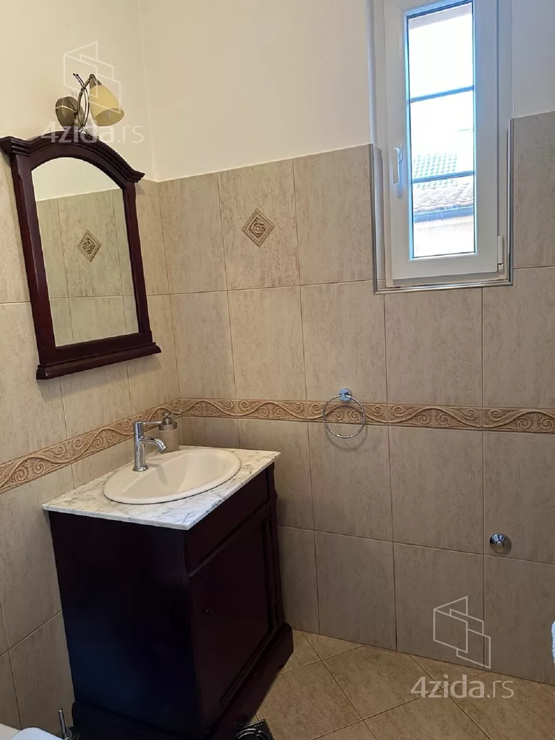 5-etažna kuća | 4zida