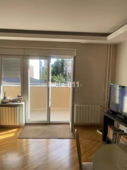 Crveni Krst Vračar | 4zida.rs