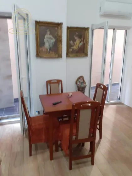 17. oktobra | 4zida.rs