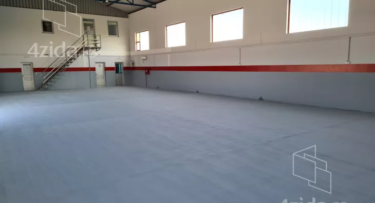 Poslovna zgrada | 4zida