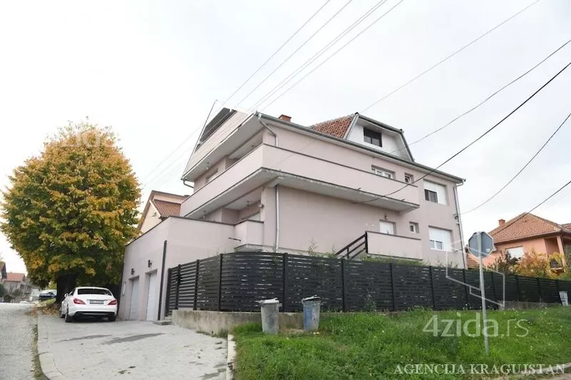 3-etažna kuća | 4zida