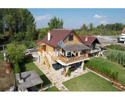 Surčin (mesto) | 4zida.rs