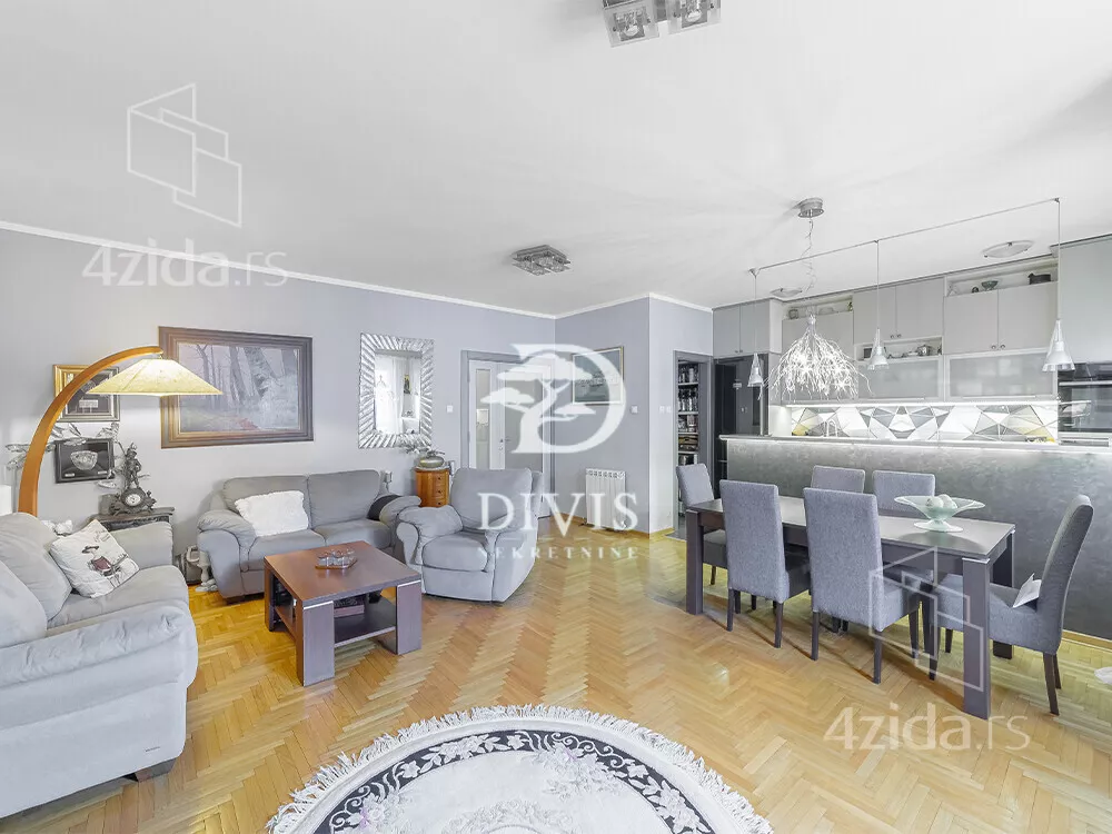 Petosoban stan | 4zida