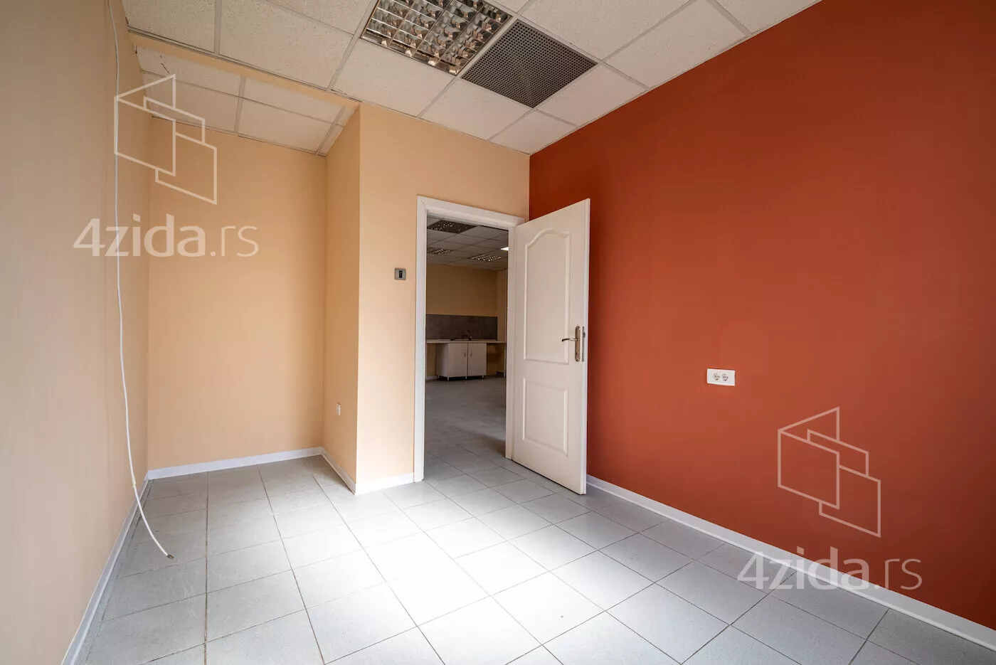 Poslovna zgrada | 4zida