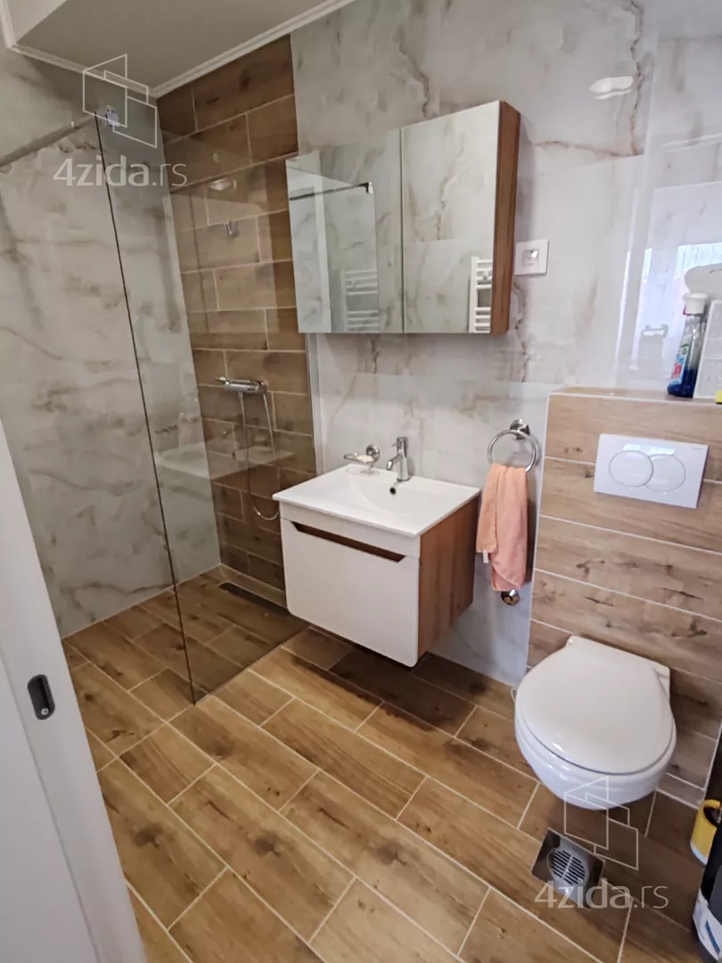 Petosoban stan | 4zida