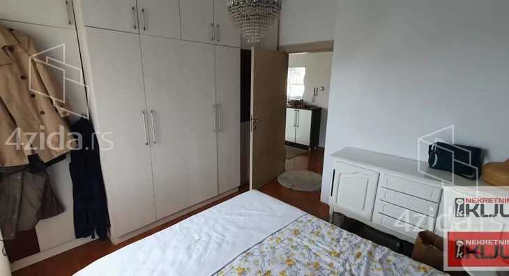 Šestosoban stan | 4zida