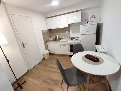 Surčin (mesto) | 4zida.rs