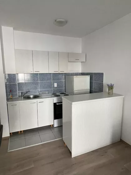 Karađorđeva | 4zida.rs