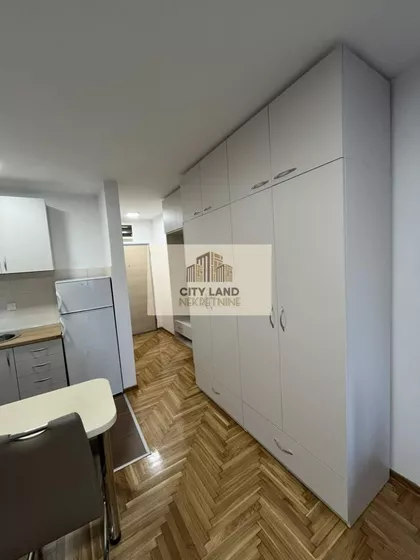 Vukov Spomenik | 4zida.rs