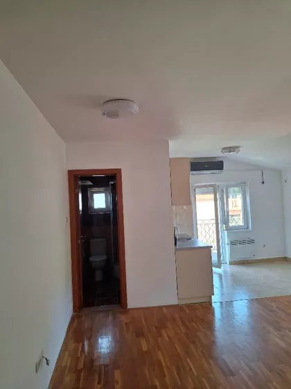 DEČJA | 4zida.rs