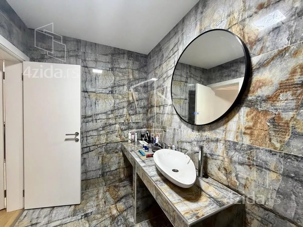 5-etažna kuća | 4zida