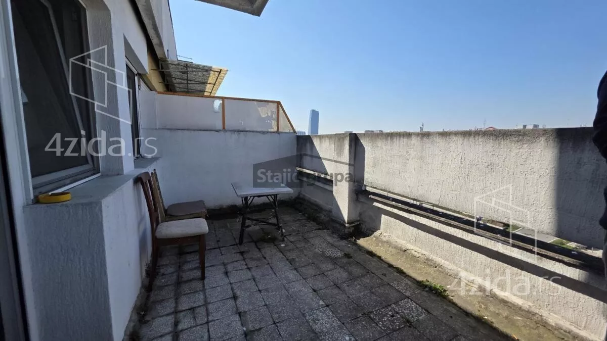 Petosoban stan | 4zida