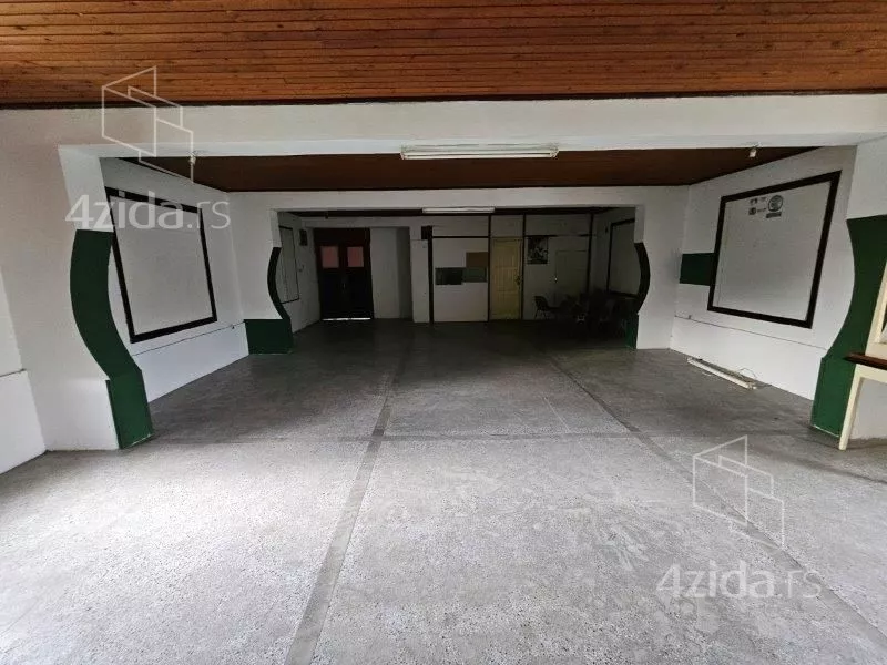 Poslovna zgrada | 4zida