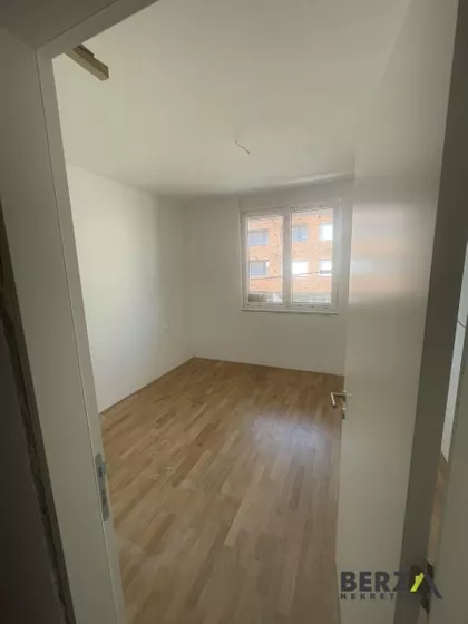 Bulevar Patrijarha Pavla (Somborski Bulevar) | 4zida.rs