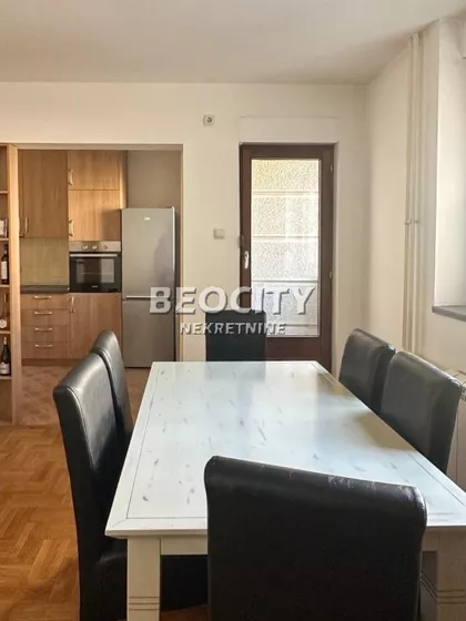 Crveni Krst Vračar | 4zida.rs