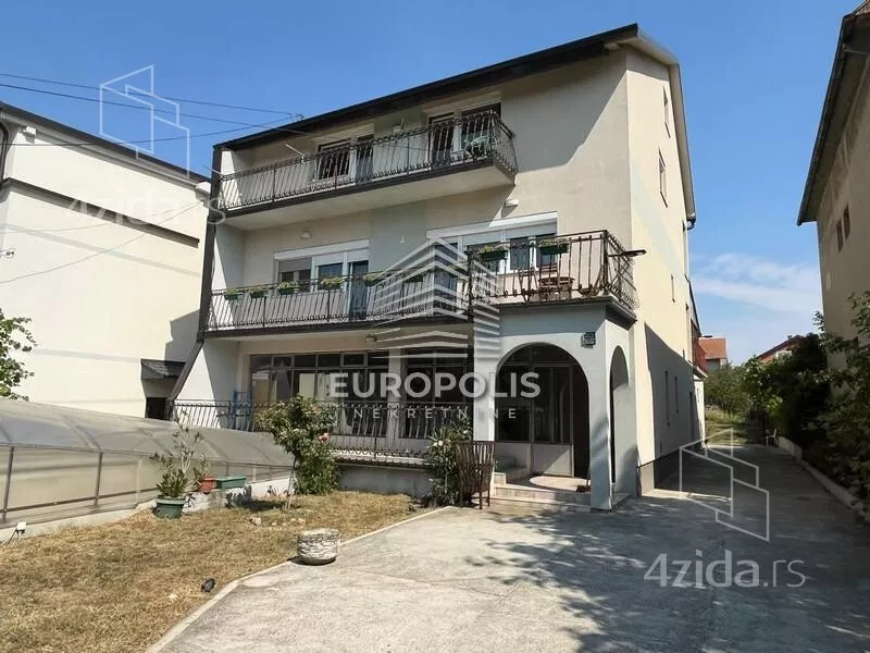 3-etažna kuća | 4zida