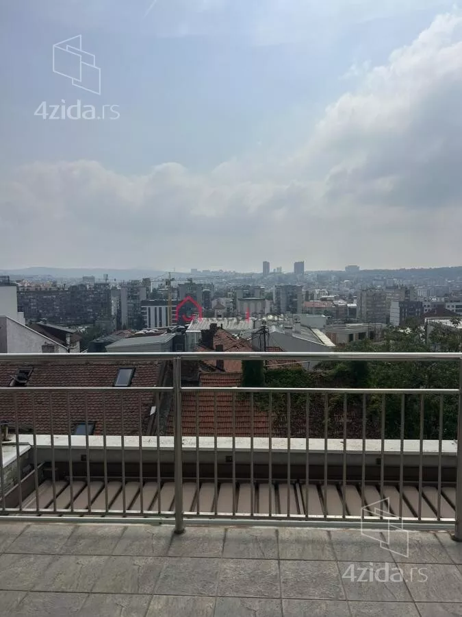 Četvoroiposoban stan | 4zida