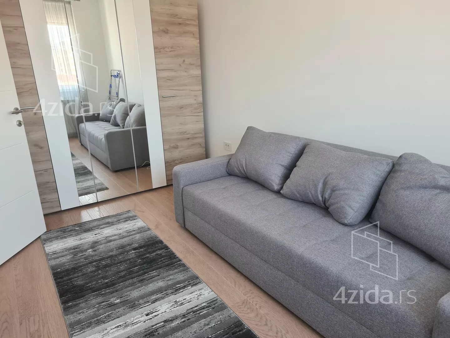 Troiposoban stan | 4zida