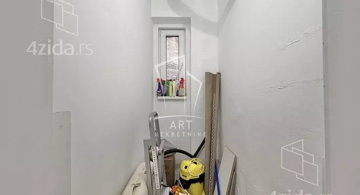 Četvoroiposoban stan | 4zida