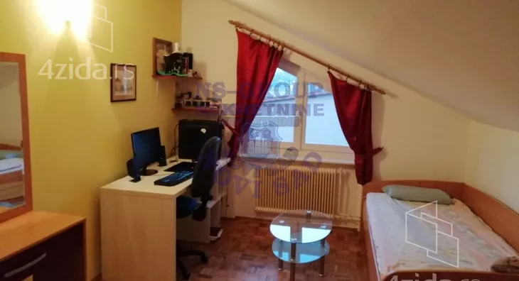 Četvoroiposoban stan | 4zida