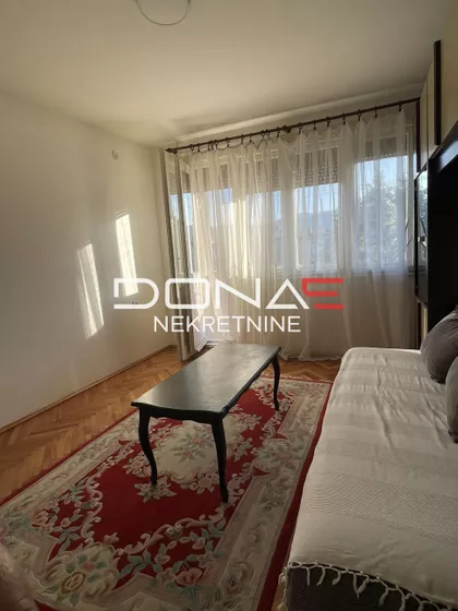 Trg Topličkih Junaka | 4zida.rs