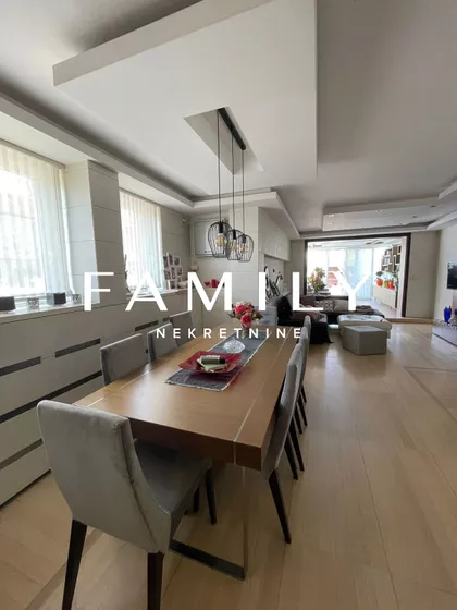 Lipov Gaj | 4zida.rs