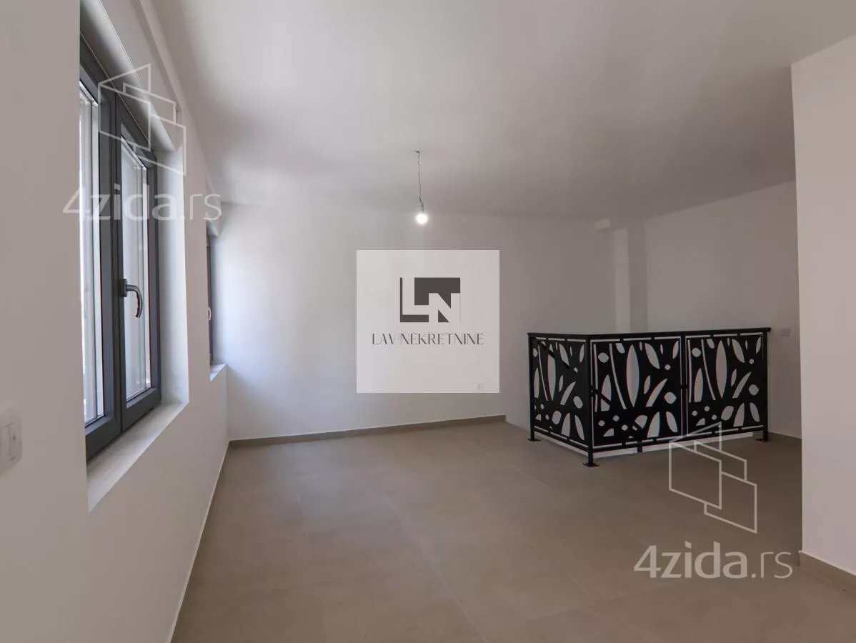 Lokal | 4zida