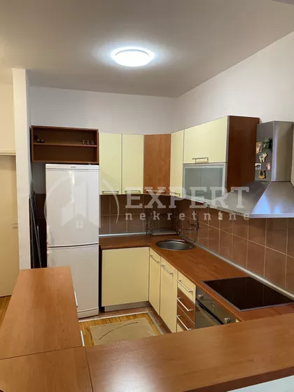 Janisa Janulisa | 4zida.rs